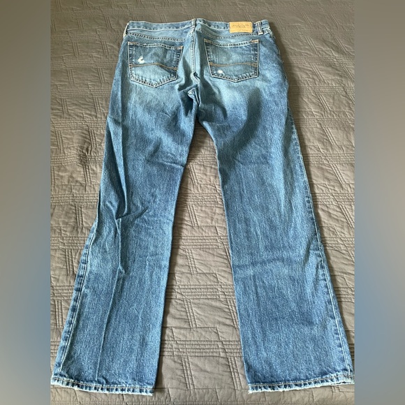Distressed Blue Denim Jeans - Picture 3 of 4